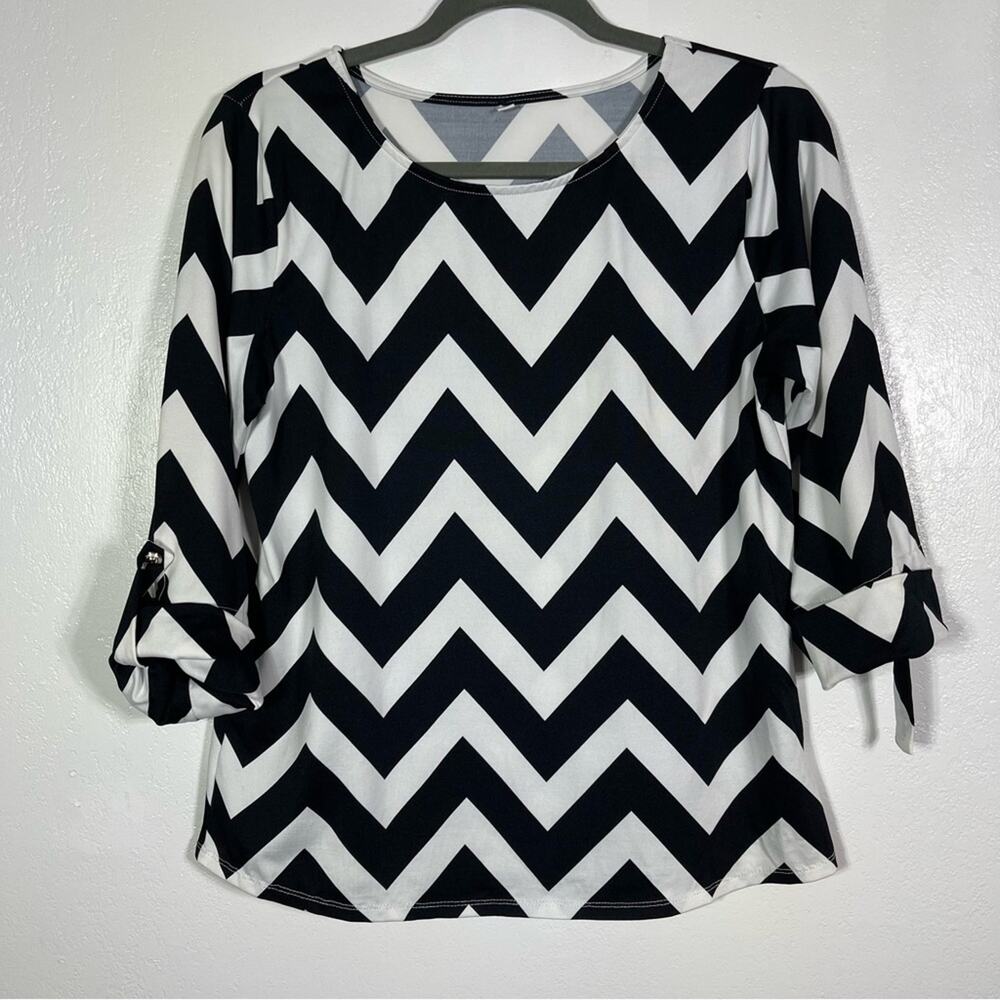 Chevron Blouse 3/4 Sleeve Blouse. Size XL. In good used condition.